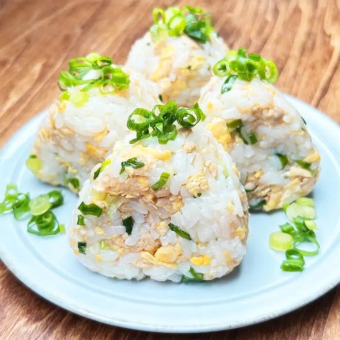 究極の塩むすび 一度食べたら絶対ハマる！激ウマおにぎりレシピ・作り方Tasty