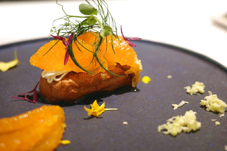 160 件の「フレンチデザート」や「デザート」のアイデアを見つけましょう皿盛りデザート、アシェットデセール、デザートプレート など