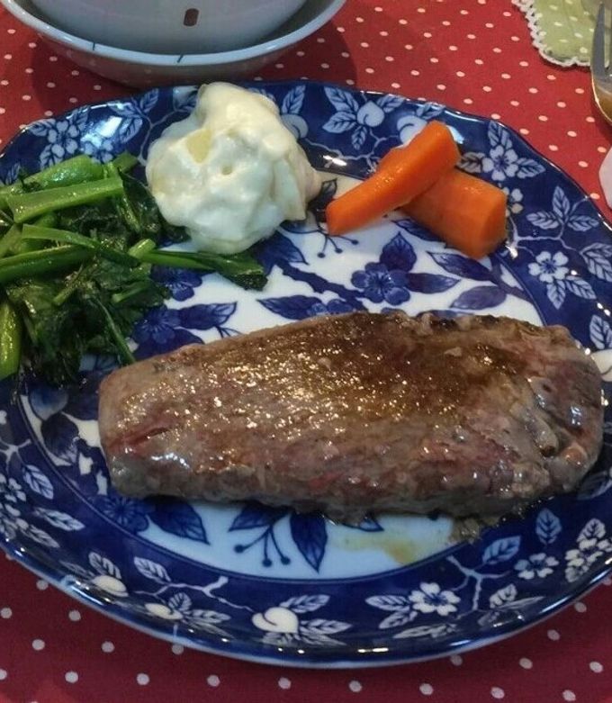 冷凍ステーキ肉を美味しく焼くには？そのまま、すぐ焼くのが正解！HugKum はぐくむ