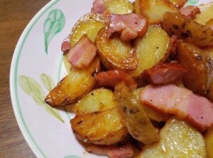 簡単！やけどおいしい ウインナー入りジャーマンポテト＋粒マスタードソース