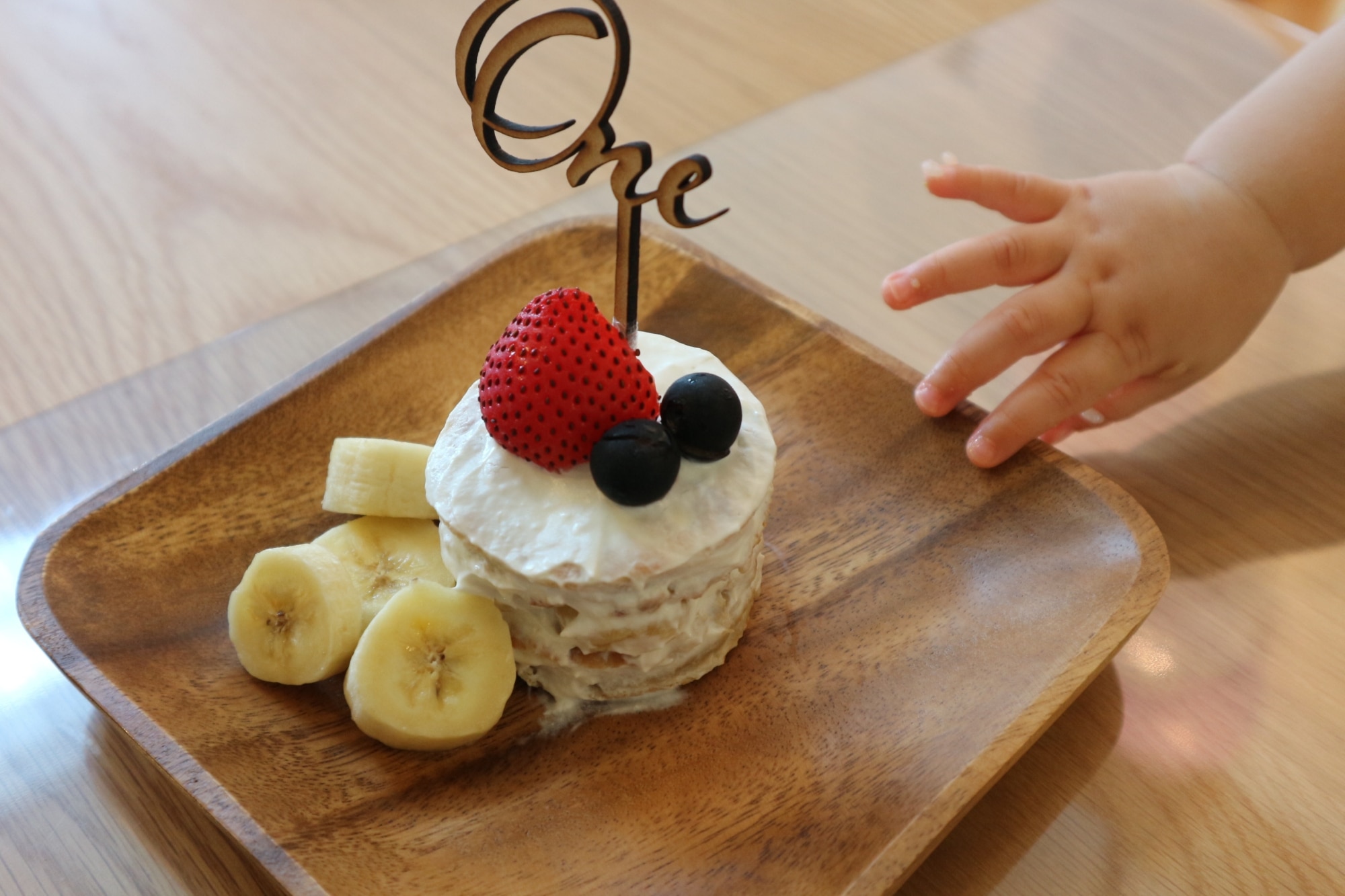 1歳のお誕生日に新定番！赤ちゃんも食べられる「スマッシュケーキ」でお祝いしようママリ