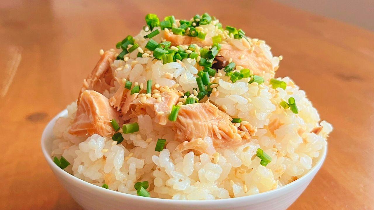 鮭バター醤油の炊き込みご飯 ふんわり香るバター風味♬︎