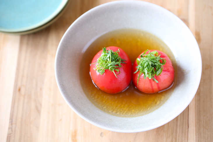 めんつゆで簡単☆丸ごとトマトのおひたしtoiro note 〜トイロノート〜 家族が笑顔になる、いつものごはんを彩るレシピサイト