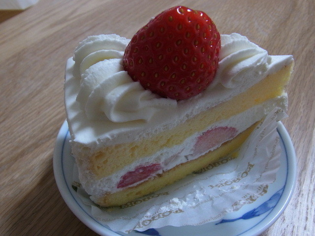 150円の贅沢。ふわっふわ幸せ食感の下野カスター！』by まんぷくでも食う : コボリ洋菓子Patisserie KOBORI -南宇都宮 ケーキ食べログ