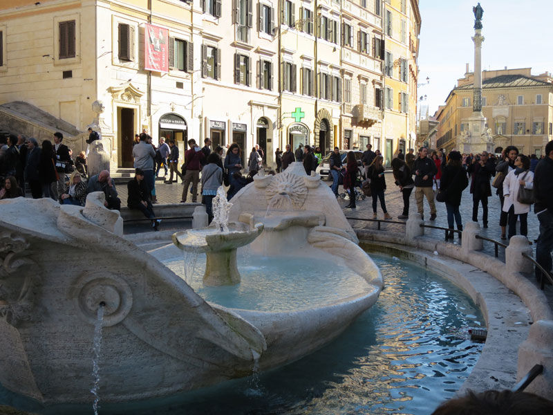 朝のローマ散歩！スペイン広場そばの値段が可愛くないジェラートにがっくり＜イタリアひとり旅17 ローマ＞気分はいつでも旅行客
