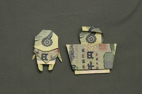 お年玉で楽しむ！1億円札の折り方