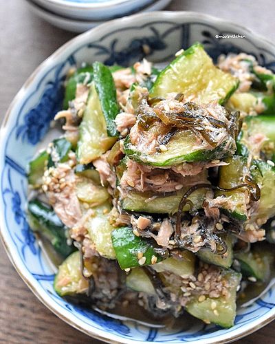 短時間で中まで味しみ！ カリポリ！ じゃばらきゅうり漬け🥒」 . 味、食感の良さはもちろん、 見た目も最高😊 ごはんのお供に おつまみに、大活躍するよ！ ぜひ作ってね！ . 21時から YouTube kohkentetsu kitchenにて配信！ @okun_maken@etooo.kazuyaYouTube