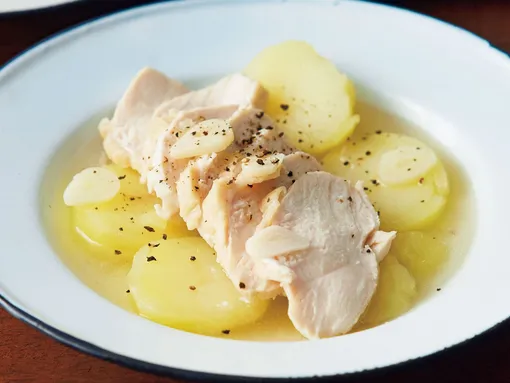 山本ゆりさんのレンジで超トマトカレー。 噂のバズりレシピフードクロワッサン オンライン