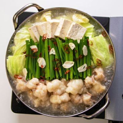 一度味わうと虜になる“白味噌もつ鍋”の噺 - 酒噺│もっとお酒が楽しくなる情報サイト