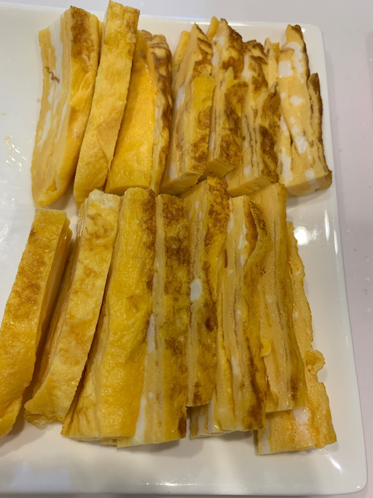 手巻き寿司用の卵焼き」は普通とどうちがう？ 卵液を漉す、味付け、切り方が決め手！ 絶妙バランスのすし酢レシピ付きHugKum はぐくむ