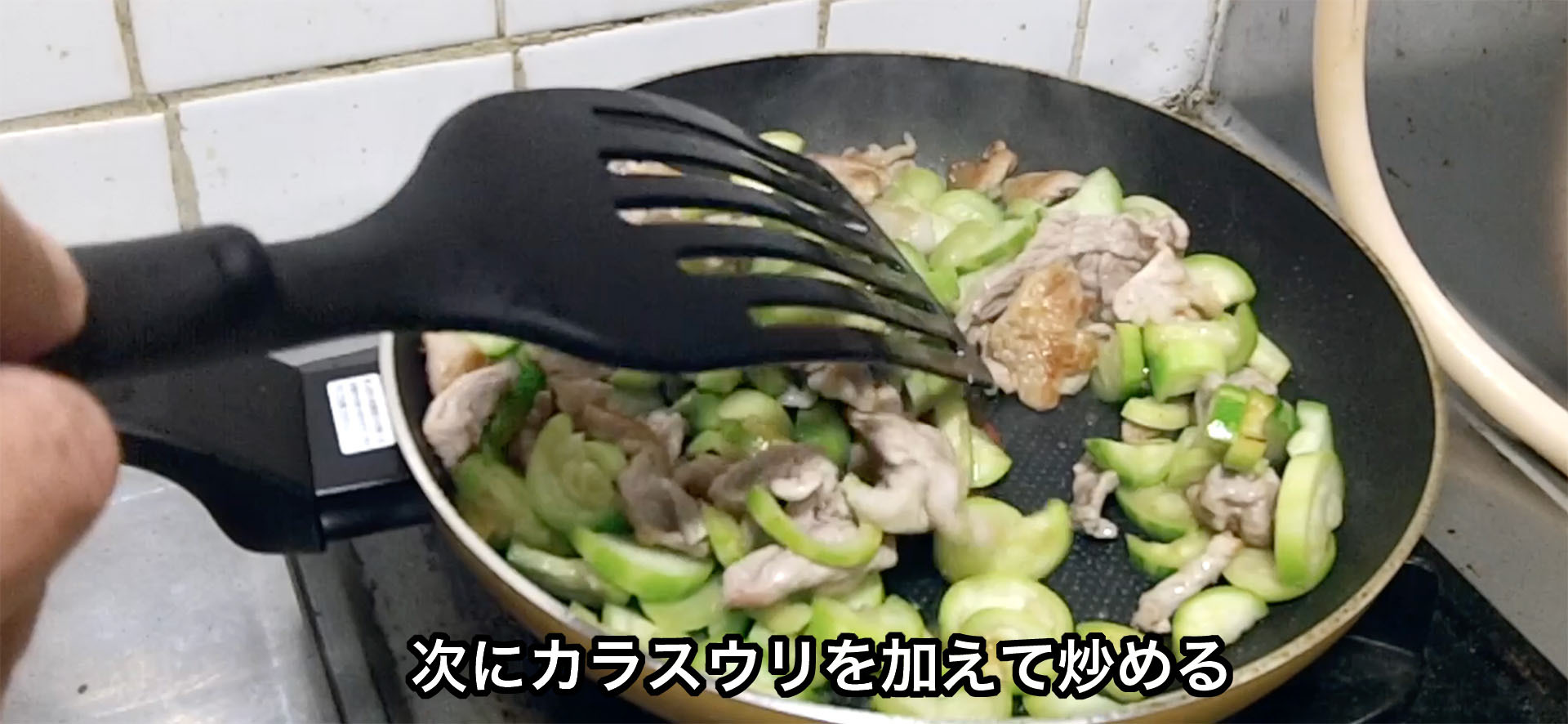 烏瓜 カラスウリ とはウリ科の植物4つの活用法と上手に育てる方法を徹底解説