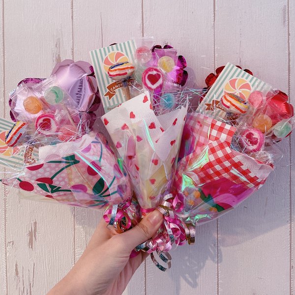 卒園・卒業祝いにも◎ 100均 ハートが華やか「お菓子ブーケ」の作り方ママリ