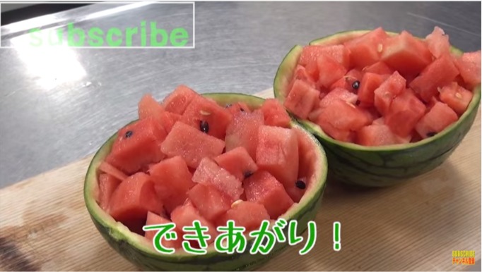スイカの切り方 簡単サイコロブロック切りFastest Way to Cut a Watermelon Into Cubes ライフハック 便利裏技