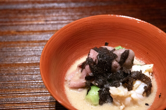 北新地の肉割烹 友百合で和牛を堪能