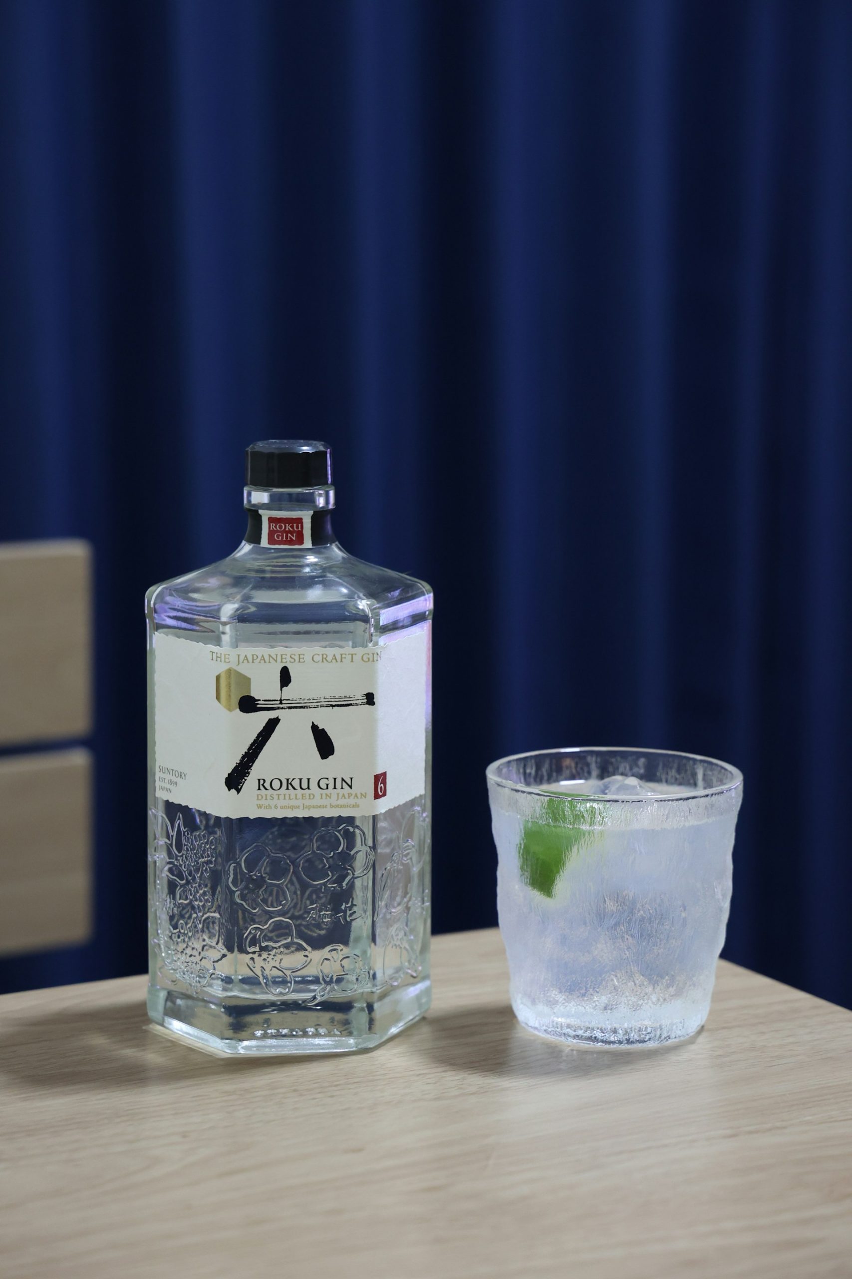 ジャパニーズクラフトジンROKU『プロが教える家飲みレシピ01 ROKUでつくるジンのソーダ割り』8分2秒 サントリ