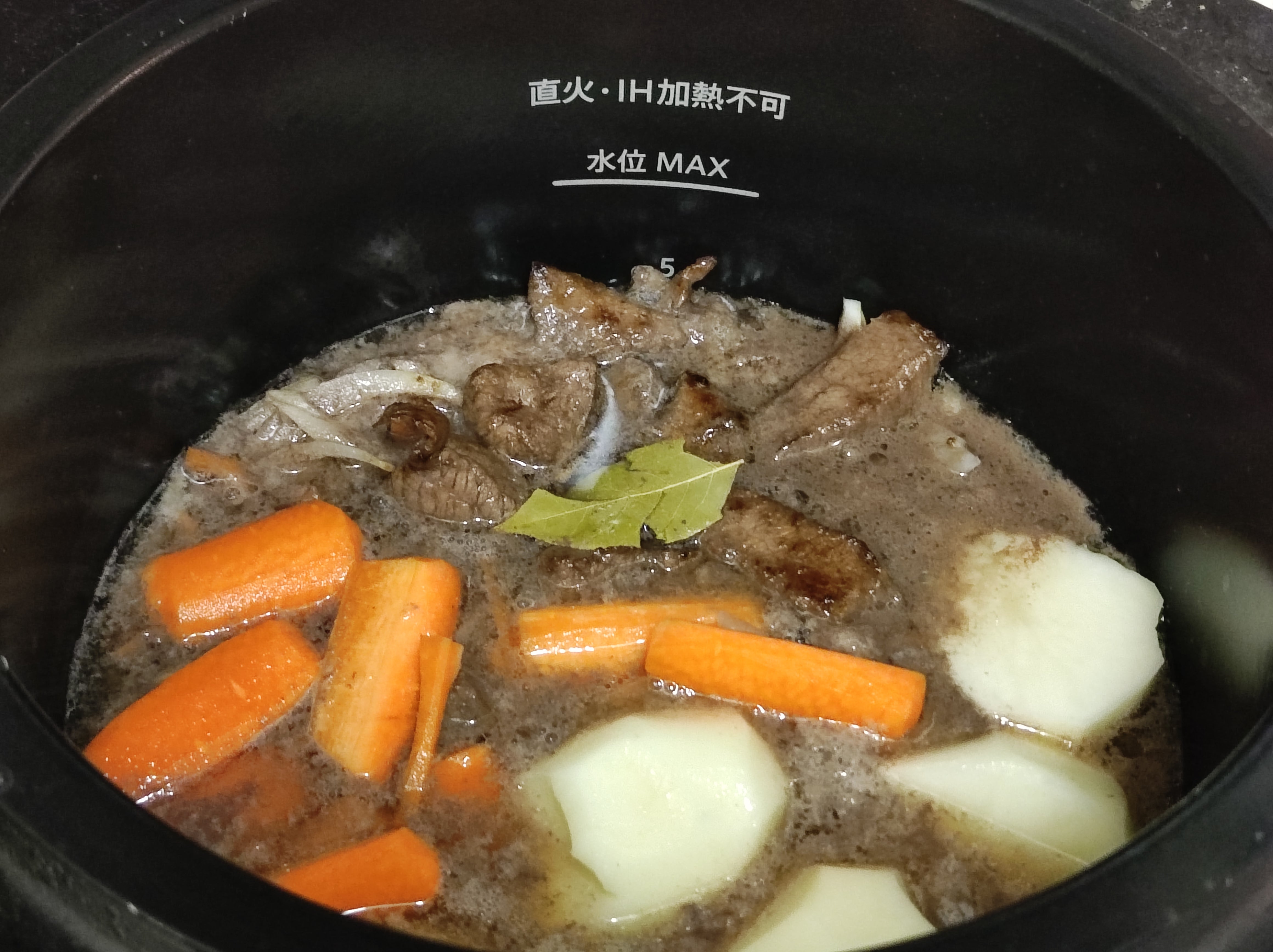 再現！ シロさんのビーフシチュー きのう何食べた？Season2 よりアラフィフ晩婚夫婦のゆるっとキッチン日記