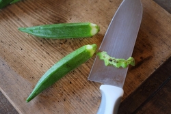 表面が黒いオクラは食べても大丈夫？原因と対処法、保存方法を解説！ビル・土地の記事メディア