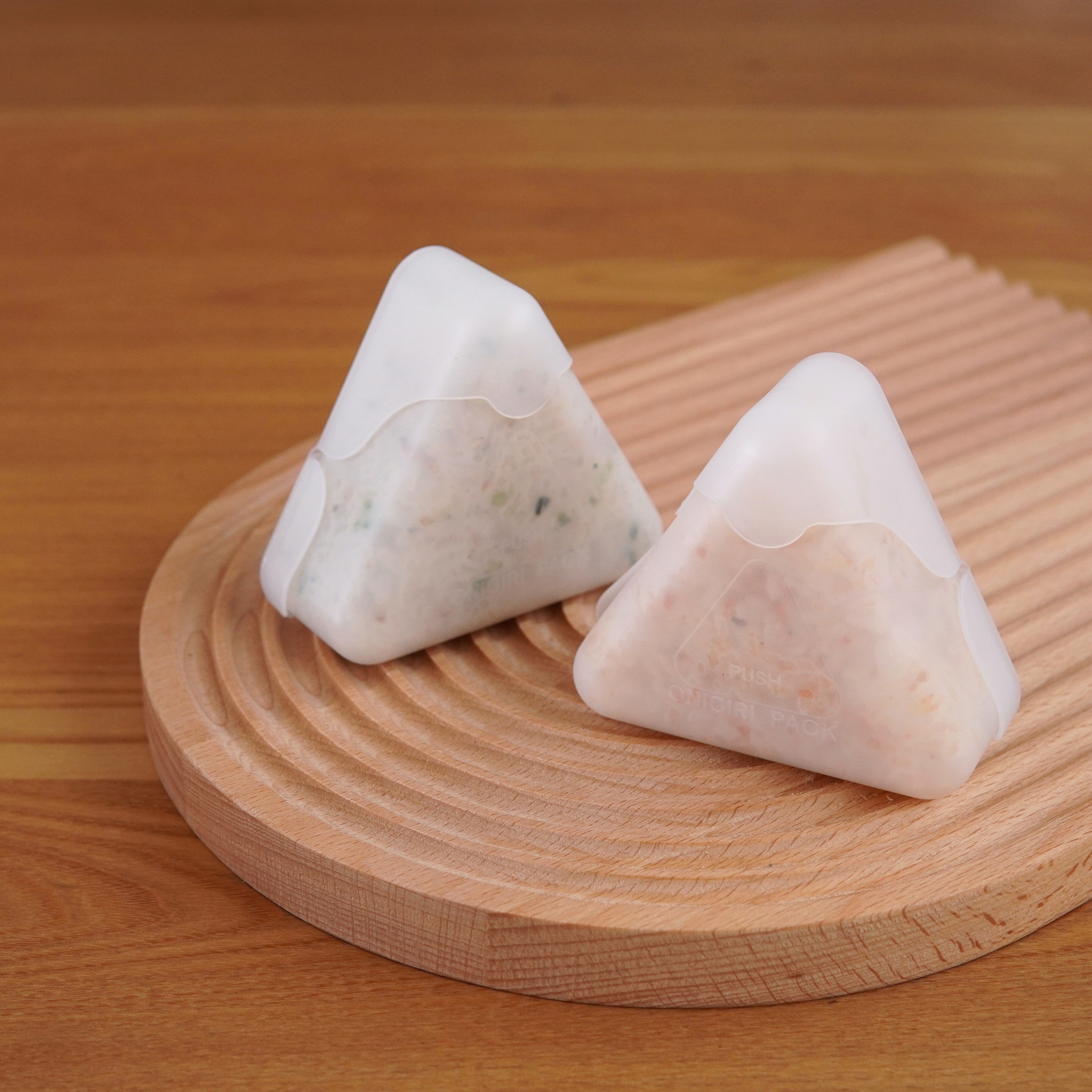 超優秀 ダイソー シリコーン簡単おにぎりパックで、お弁当準備が時短に！そのまま冷凍できラップ不要！ : usagi works Powered byライブドアブログ