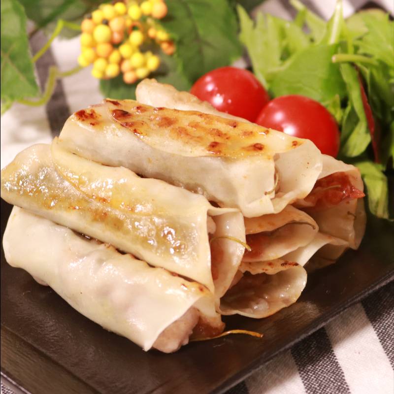 A delicacy! An Italian man cooks various dishes using pork skin that has atexture similar to tha- YouTube