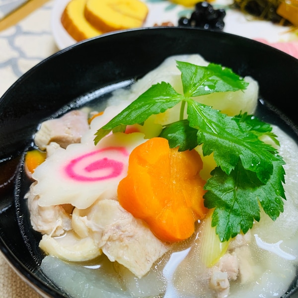 北海道の郷土料理「鶏ガラ雑煮」as
