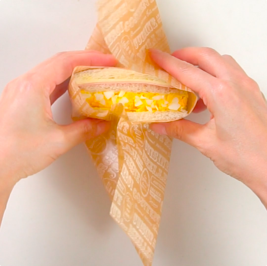 ボリュームのあるサンドイッチの包み方 ～ これでこぼさずに食べられる♪館長の台所