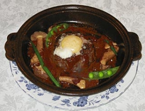 とろーり温玉のせデミグラスチーズインハンバーグ