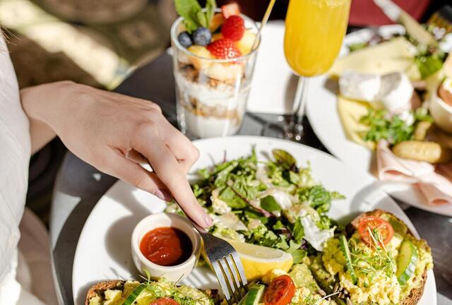 浜松町のおすすめランチ12選！ゆったりできるお店や女性ひとりで入れるお店もはらへり