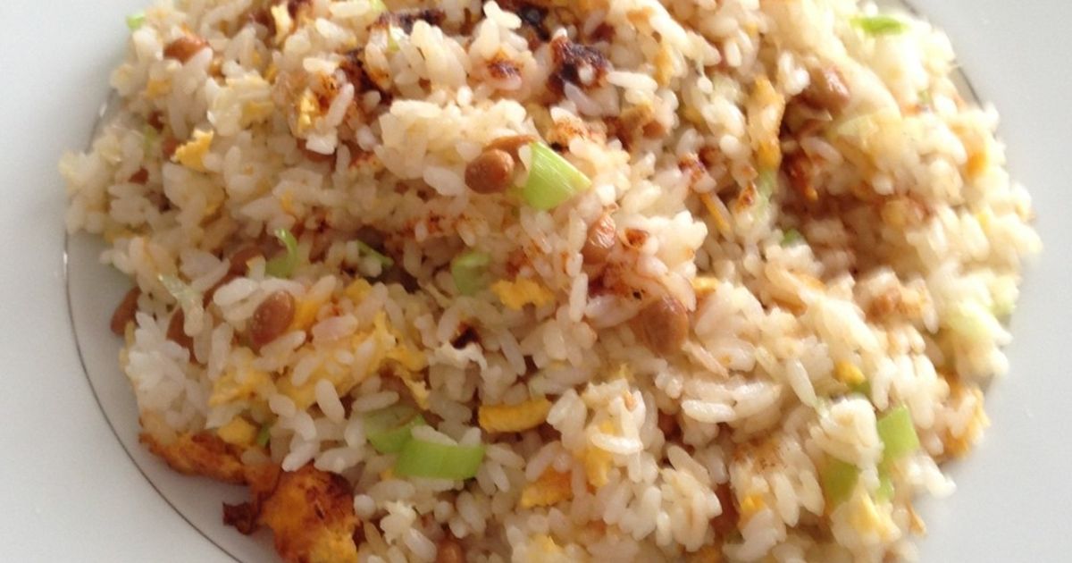 パパッとひとりランチにも♪レンジで一発「納豆チャーハン風」レシピフーディストノート