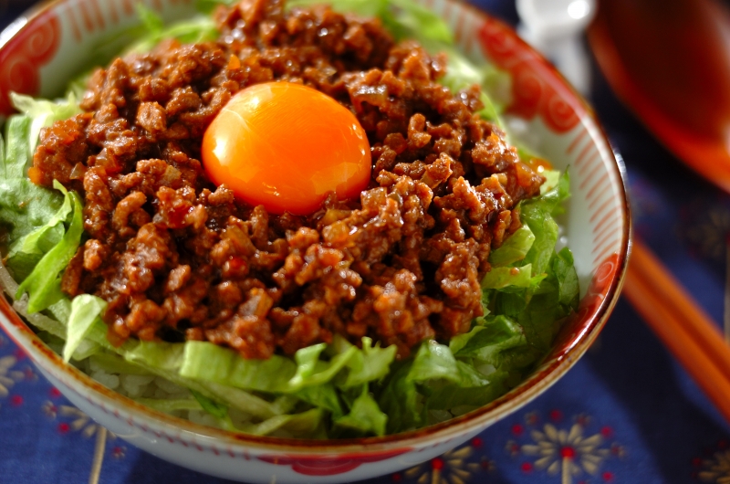 宝来屋のレシピ「コク旨肉味噌丼」aruku moreは福島のwebマガジン！ 福島県の衣食住に関するあらゆる情報を日々発信しています