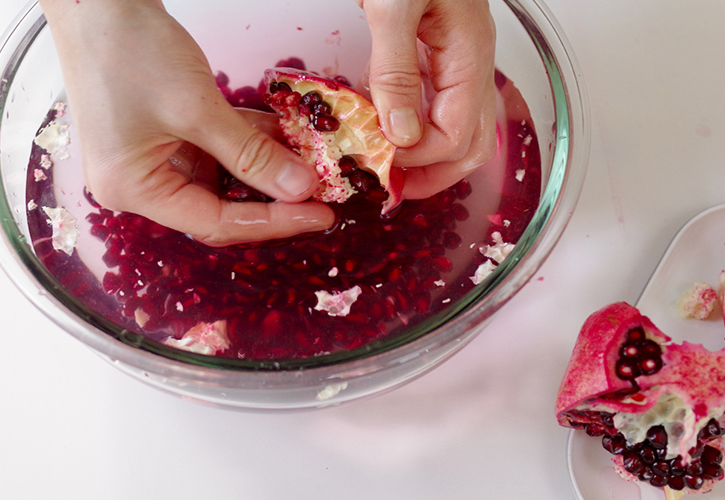 柘榴断面の写真素材FYI02073109ストックフォトの Qlean Market キュリンマーケット