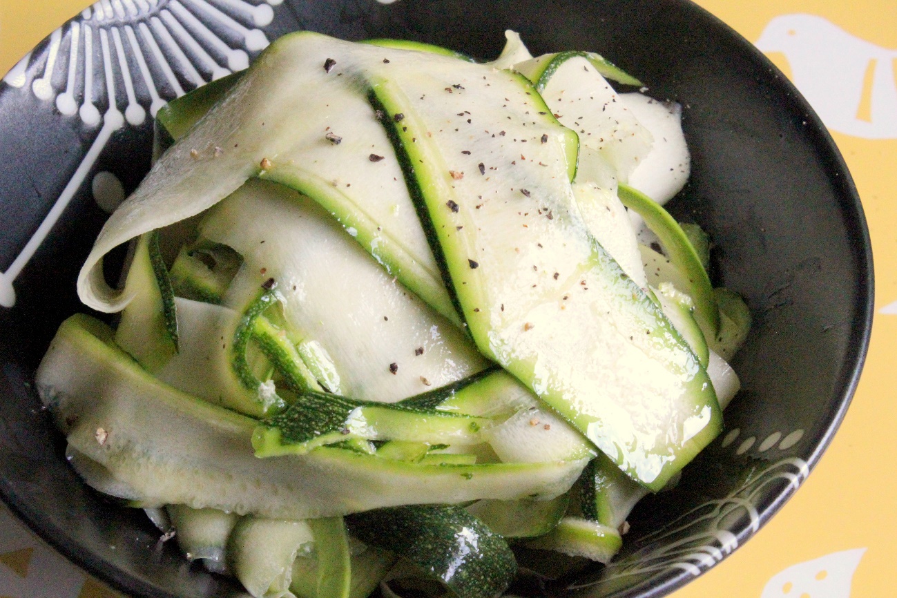 旬のズッキーニと“ARITA JIKI plate & bowl”を使ったレシピ3品KONCENT