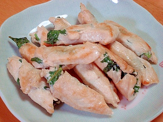 レンジで6分♪柔らか♪『むね肉 de 梅しそチキンロール』