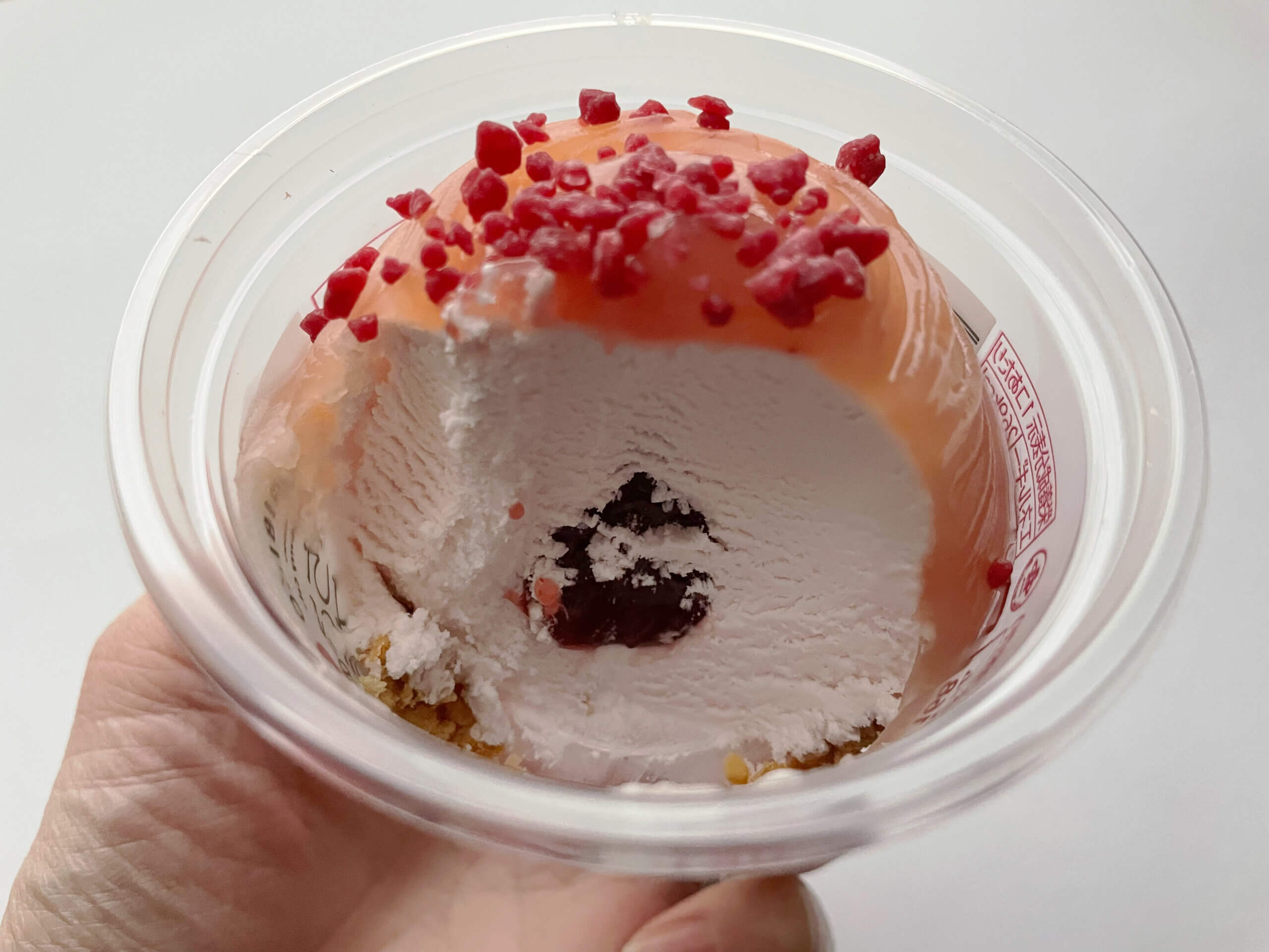 セブンでいちびこスイーツをイチゴ狩り 1月5日はいちごの日 いちごのモンブランアイスといちごミルクグミとキャンディ コンビニ- 旅するエスプレッソ