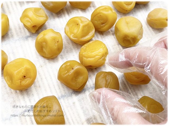 栗原はるみさん 氷砂糖入り「梅干し」の作り方＊インスタで話題の白干梅干好きなものに囲まれた暮らし