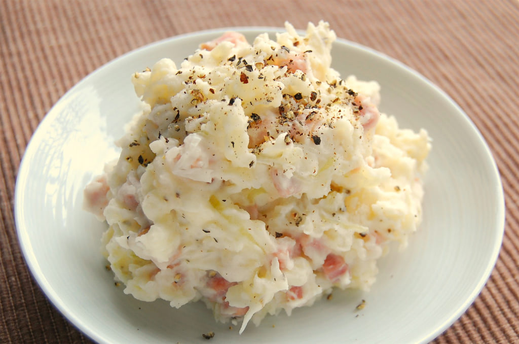 厚切りベーコンでいつものポテサラをちょっぴり味変！ 「ごろっとポテサラ」 - レタスクラブ