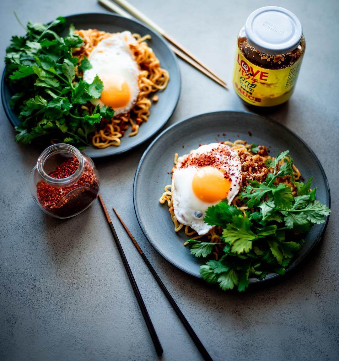 えびとパクチーのエスニックサラダOlive Oil Life オリーブオイルライフ