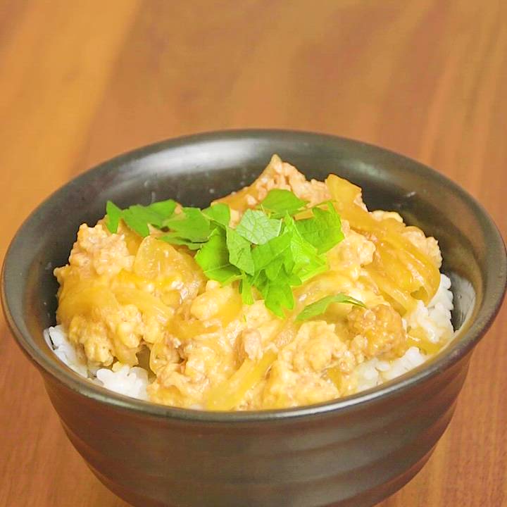 cafeごはん♪甘辛ミンチの卵とじ丼