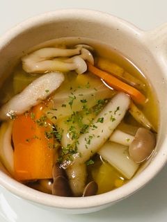 アスパラガスと卵のみそ汁