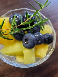 フルーツの洋酒シロップ漬け、マチェドニア～♪マーノ・エ・マーノ 富士市のイタリアンレストランオードブル ジェラート