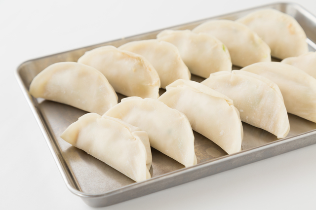 冷凍餃子の美味しい焼き方レシピくっつかない方法や羽根つきの作り方も紹介ふるなび公式ブログ ふるさと納税DISCOVERY