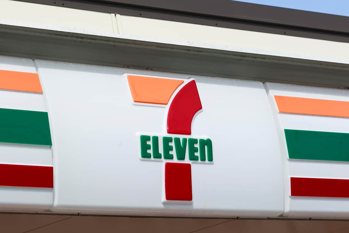 さっぱりコンビニからあげ＠セブンイレブン「黒から棒 ガーリック黒こしょう味 」tama