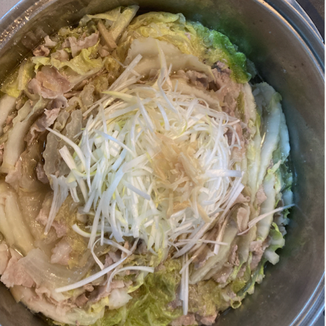 ほっこりおいしいミルフィーユ鍋レシピ10選！鶏ガラや昆布だしも - macaroni