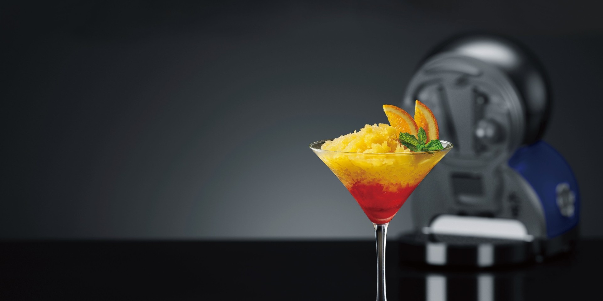 ウイスキーには「丸氷」！丸氷が好まれる理由と簡単な作り方を紹介たのしいお酒.jp