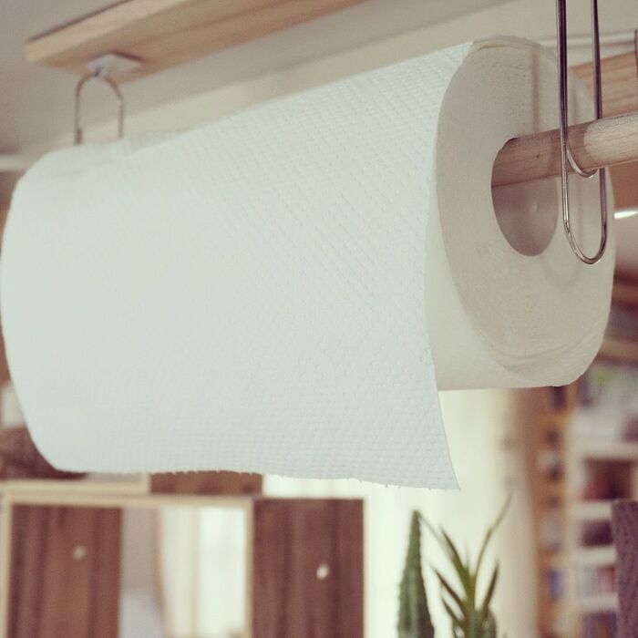 便利な 100均DIY さまざまなところに設置できるキッチンペーパーホルダーの作り方！！底板に秘密あり！！あると便利でかなり使えます！！ キッチンDIYdiyキッチンdiy リメイクシート