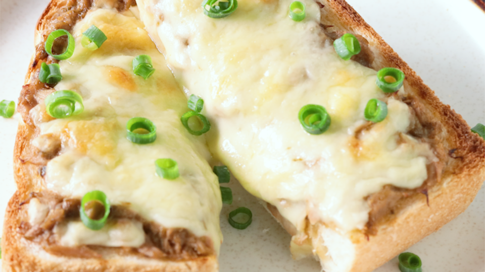 １０分でできるワンパン朝ごはん！？ツナとチーズのパンプディング 食パンアレンジ