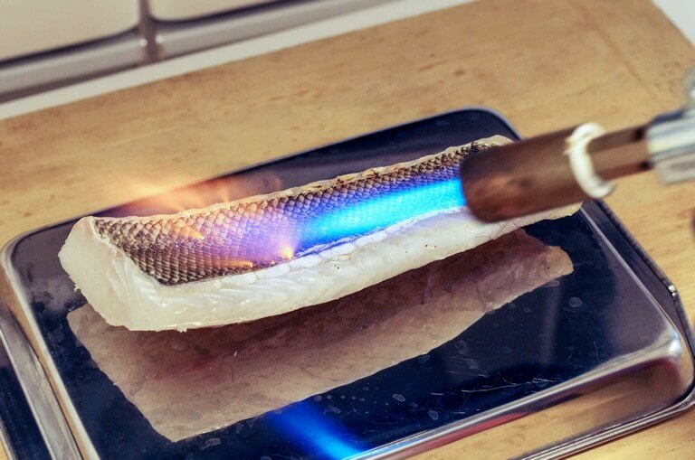 スズキフィレ 刺身用業務用食材の仕入れなら八面六臂