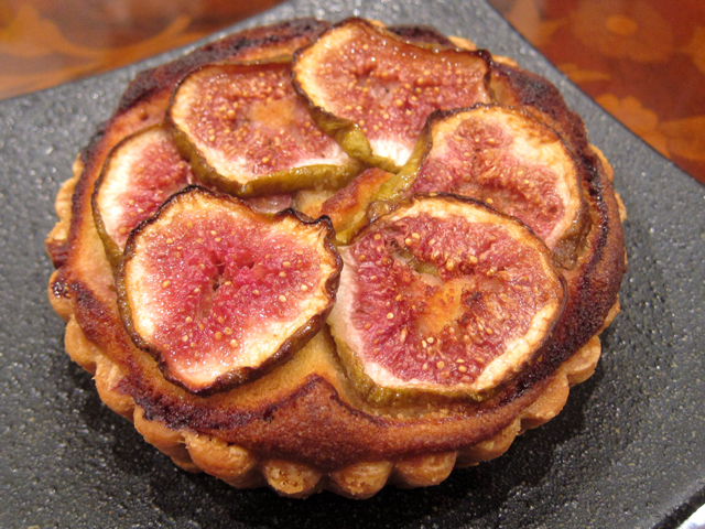 米粉ヴィーガンの紅茶香るいちじくのタルト