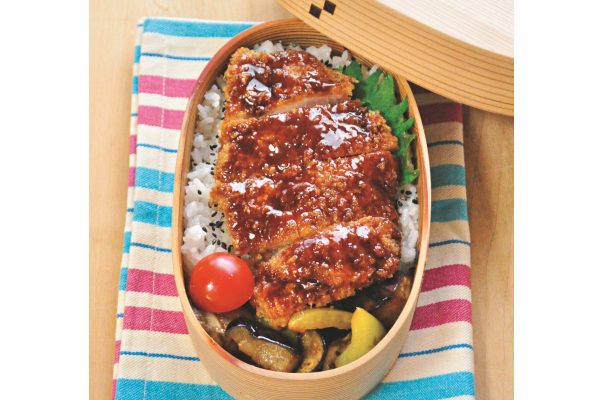 サラダチキンのドライカレー 840円ドライなカレーが好き。 - くるめし弁当