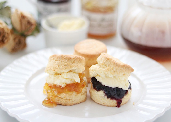 自分好みにカスタマイズ！見た目もかわいくておいしい、スコーンサンドの楽しみ方おうちごはん