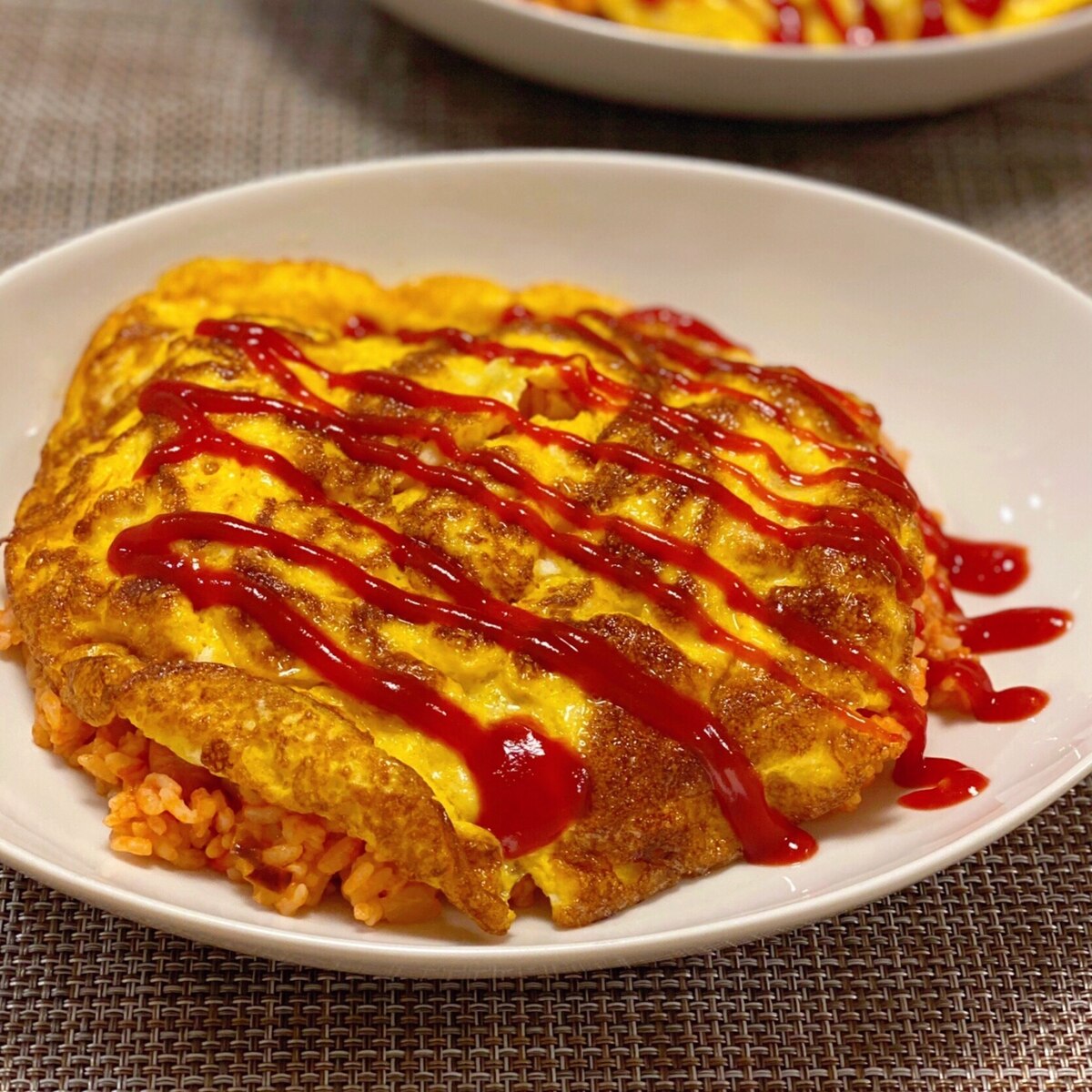 トマト缶でさっぱり！オムライス